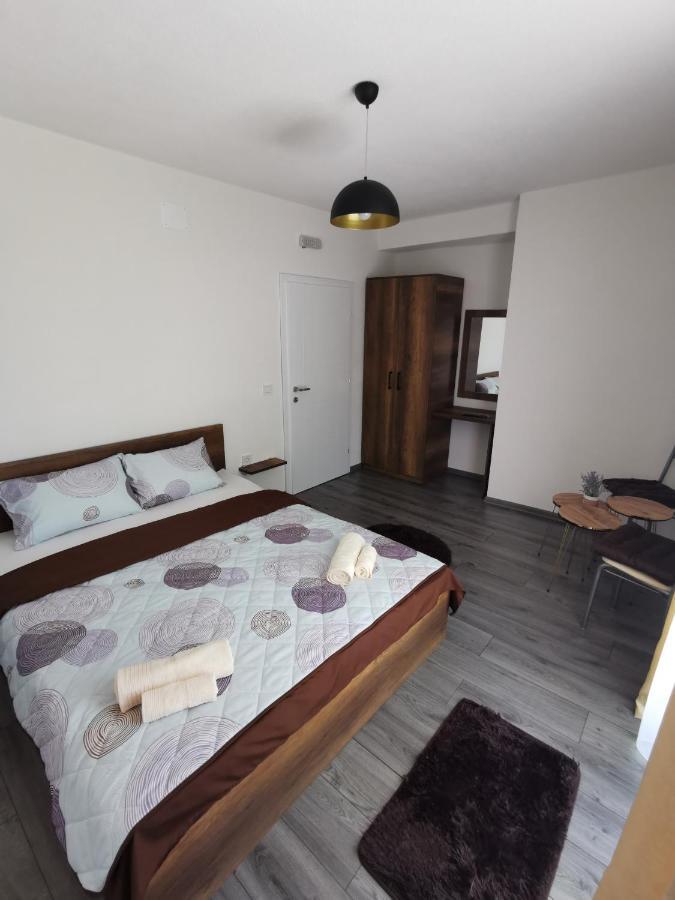 Gopo Guesthouse Elshani Exterior photo