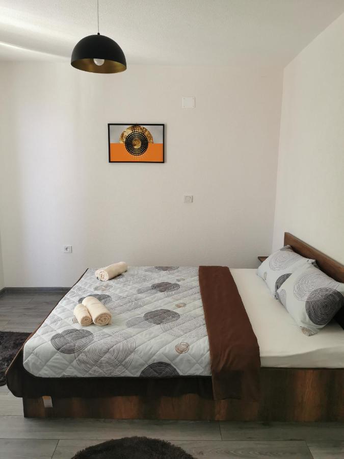 Gopo Guesthouse Elshani Exterior photo